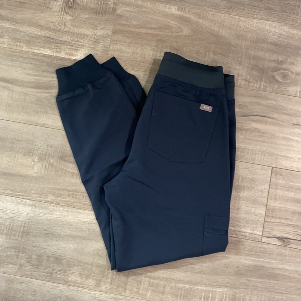 FIGs Women’s Petite Zamora 2.0 Joggers